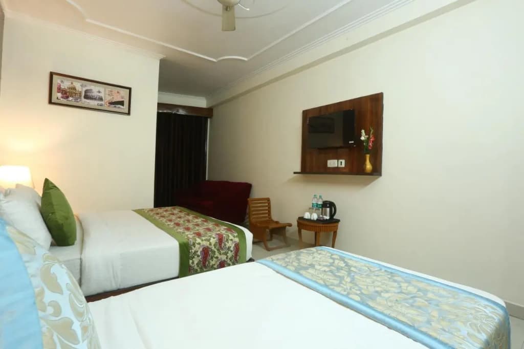 Hotel Earth - photo 16