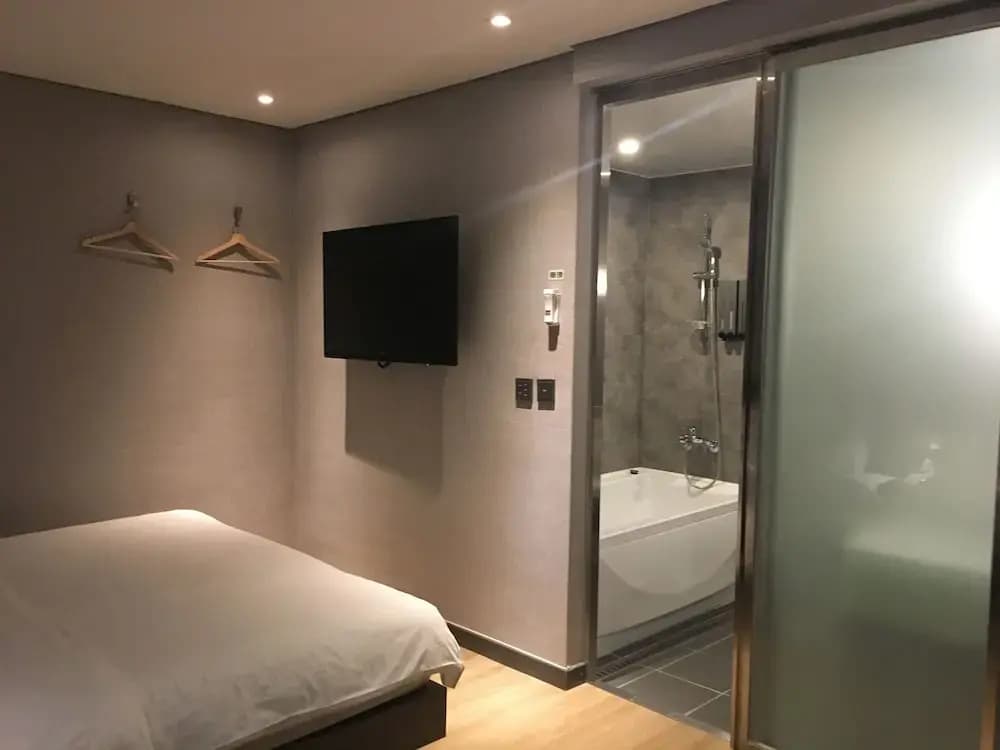 MOMO Hotel - photo 2