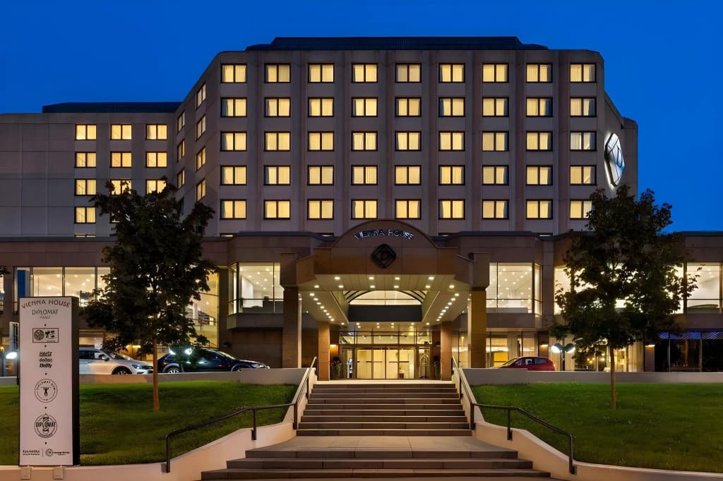 Diplomat Hotel - photo 1
