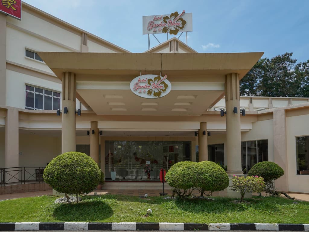Garden View Hotel - photo 1