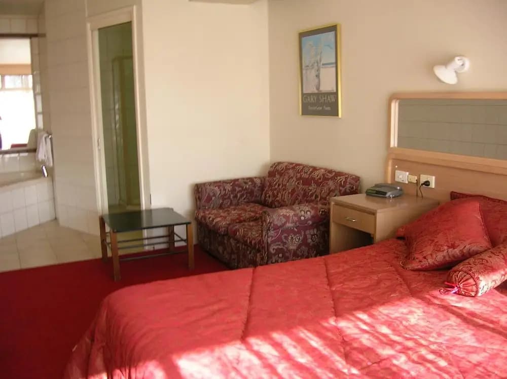 The Peninsula Motor Inn - photo 2