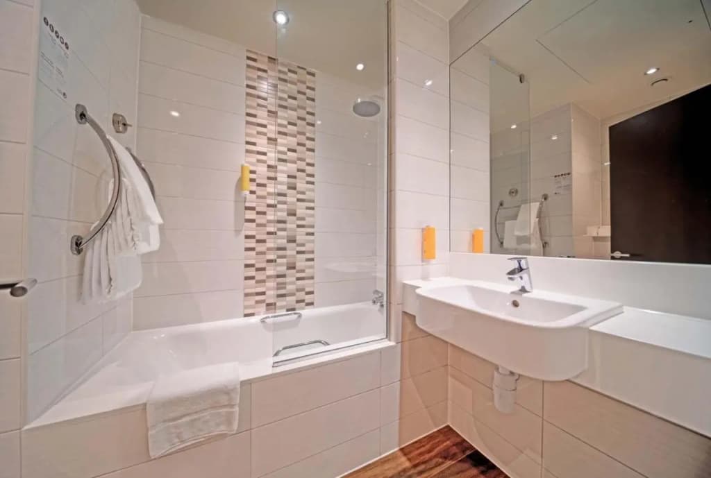 Premier Inn Doha Education City Hotel - photo 27