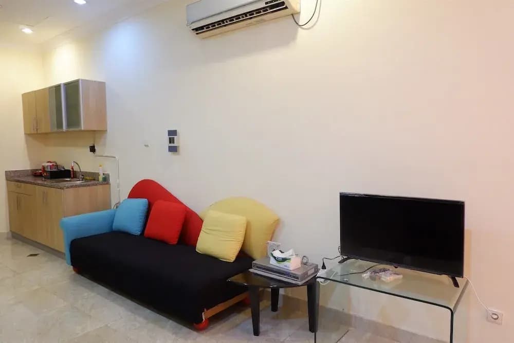 Homey The Bellezza Apartment - photo 2