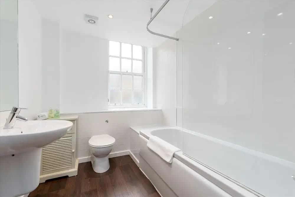 Silver Lining - Grassmarket Apartments - photo 9