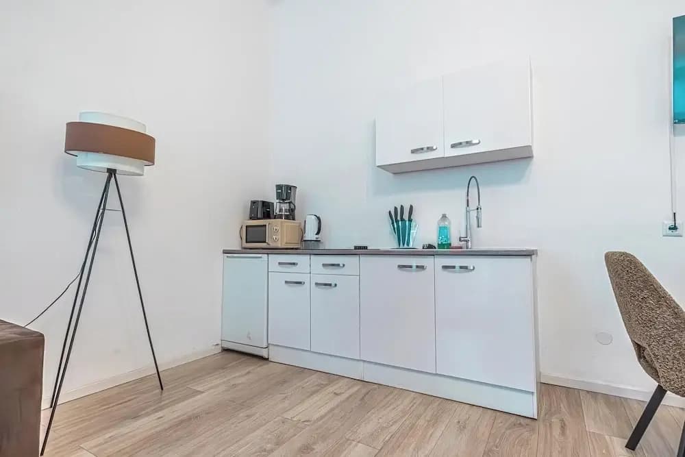 Comfortable 1BR Apartment Long Stays - photo 11