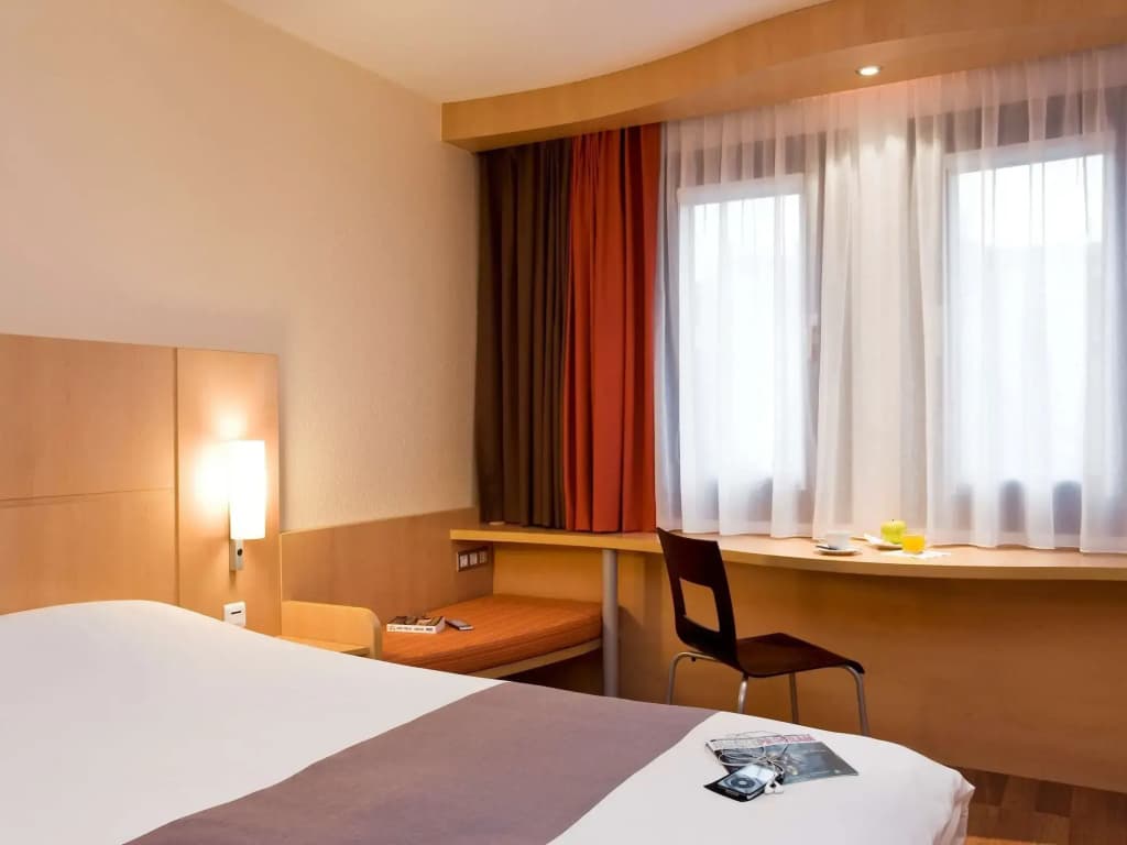 ibis Budapest Heroes Square - photo 2