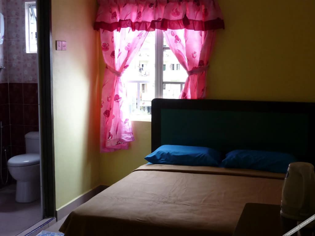 Ria Cameron Hotel - photo 2