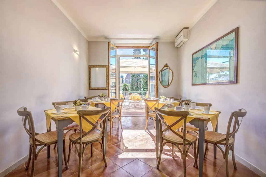 Hotel Anna's - photo 16