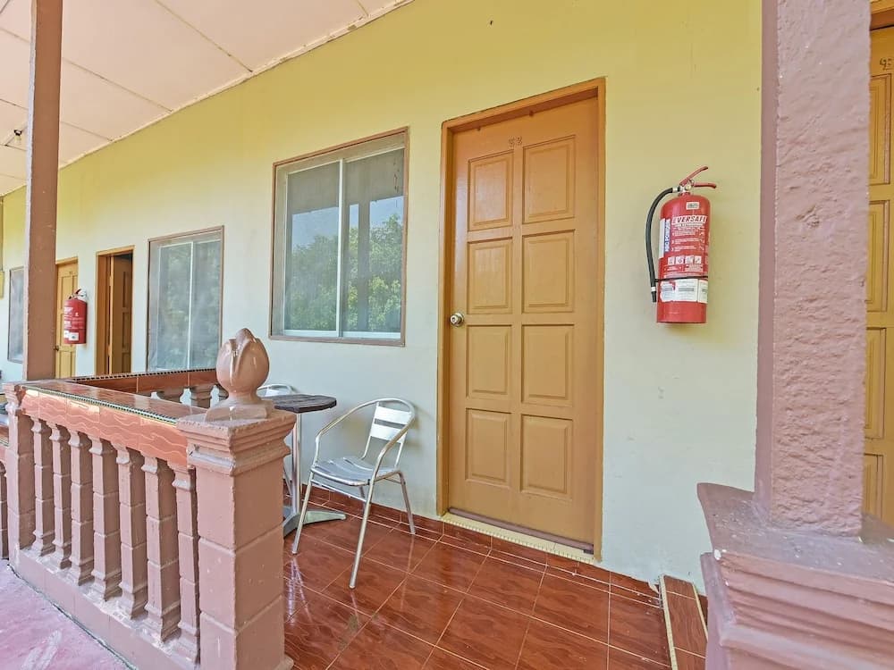 Oyo 90630 Mat Leon Village - photo 11