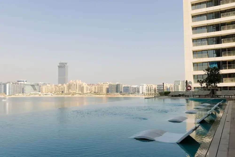 Beachfront 2BD apartment with Palm View - photo 15