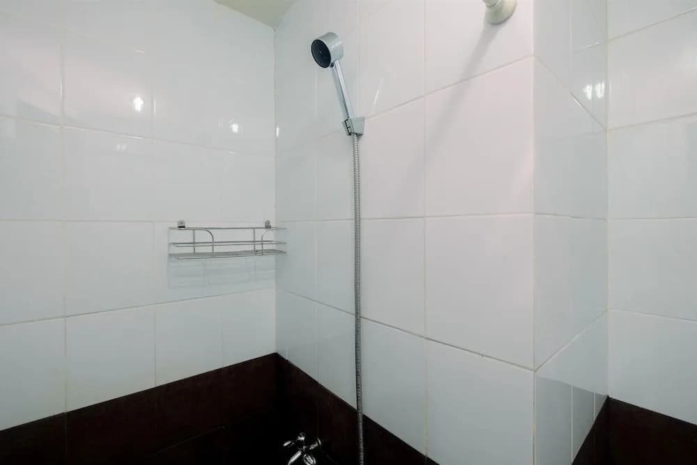 Relaxing 2BR at Green Pramuka Apartment - photo 6
