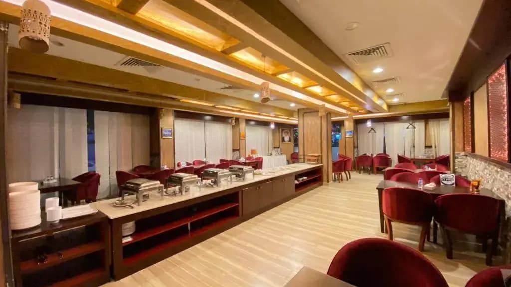 Muscat Plaza Hotel - photo 11