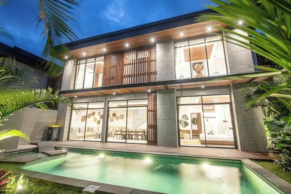 Exquisite 5BR Canggu Villa Steps From the Beach - photo 1