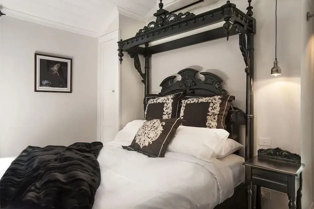 Leddicott Cottage - main photo