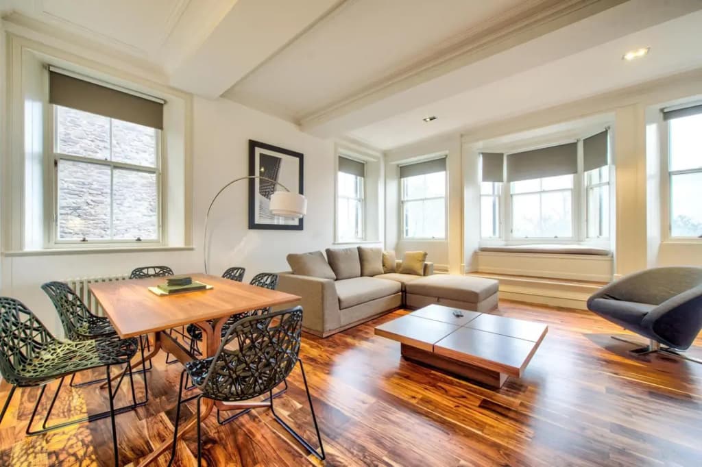 Sumptuous 2BR Apt Next To Edinburgh Castle! - photo 4