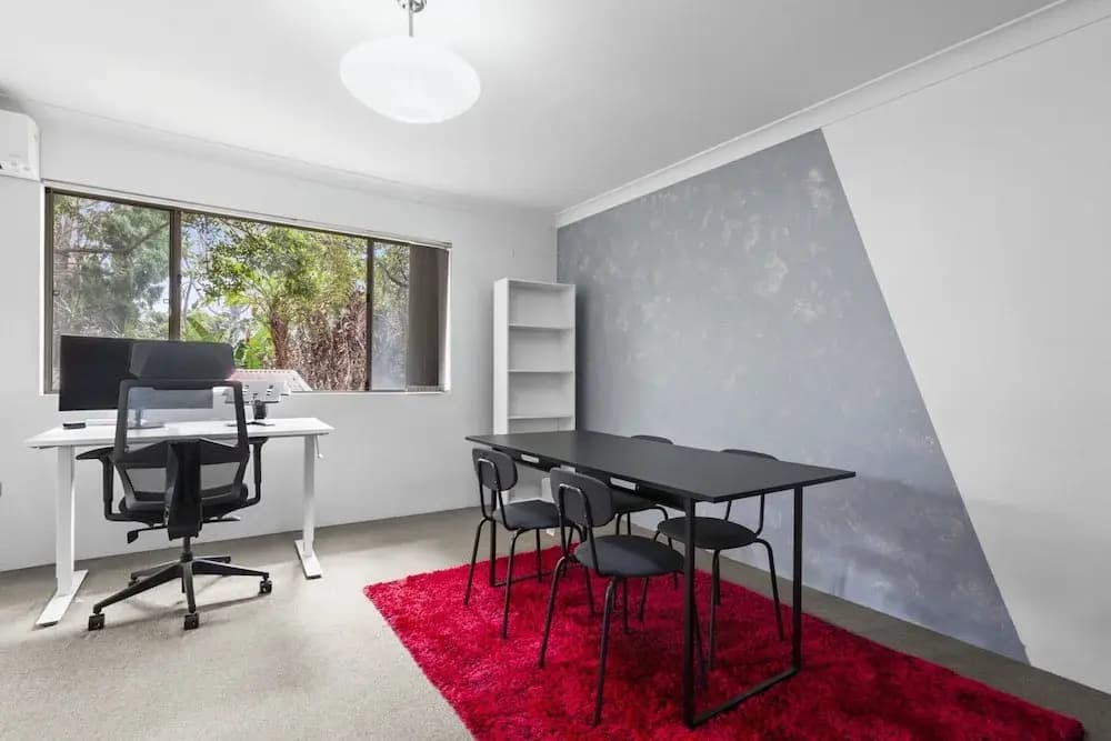 Bright Marrickville Flat With Balcony & Parking - photo 5