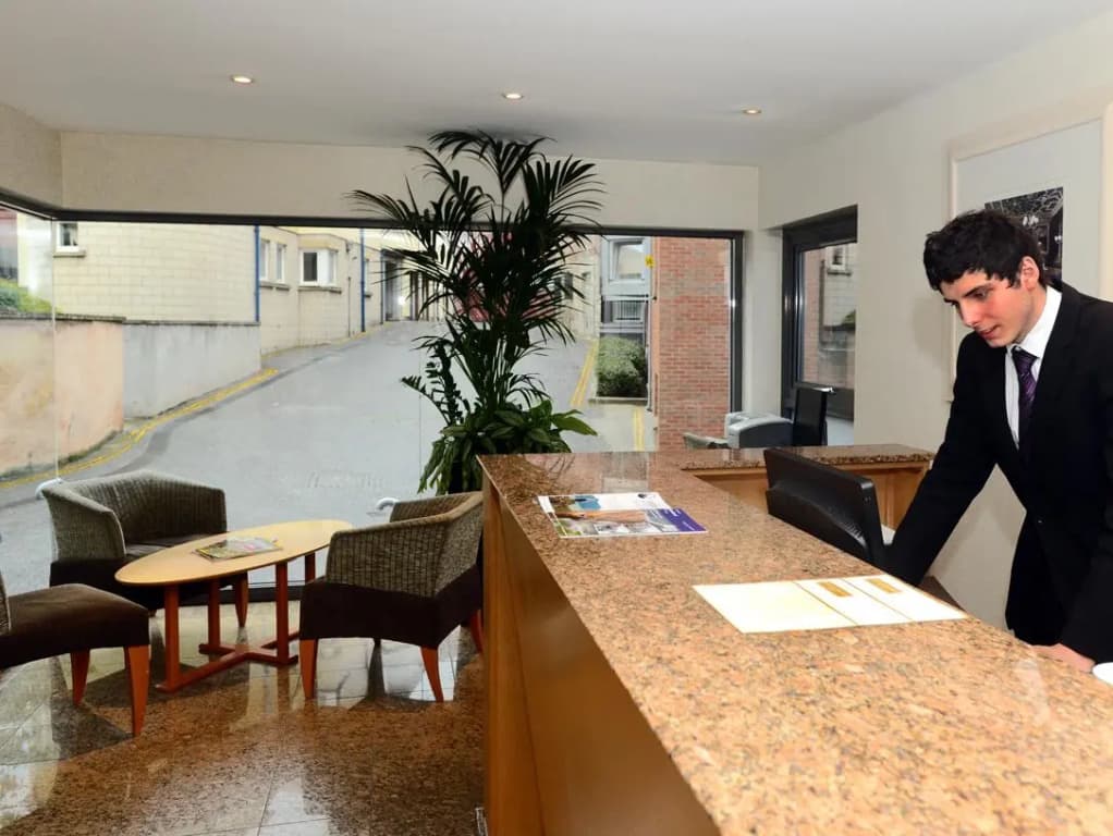 Holyrood Aparthotel - photo 25
