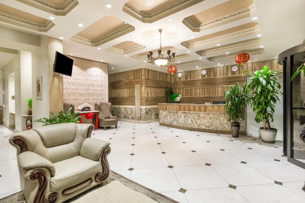 Ramada by Wyndham Flushing Queens - photo 2