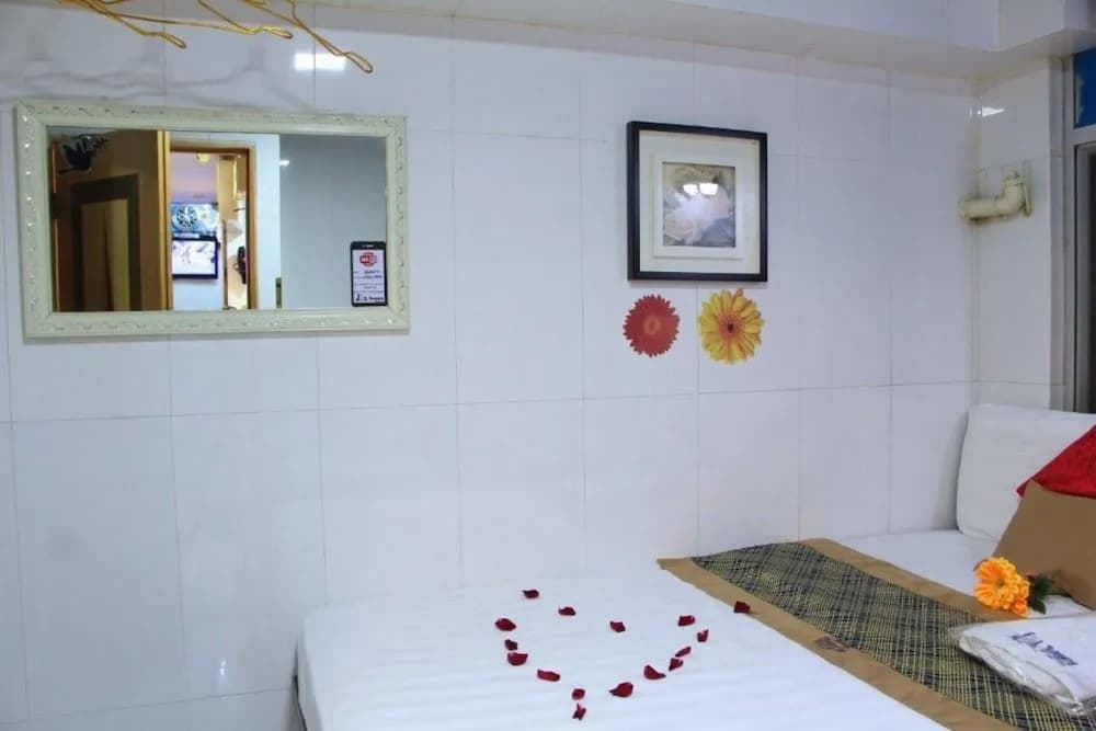 ZEN Rooms Basic Chung King Mansion - photo 4