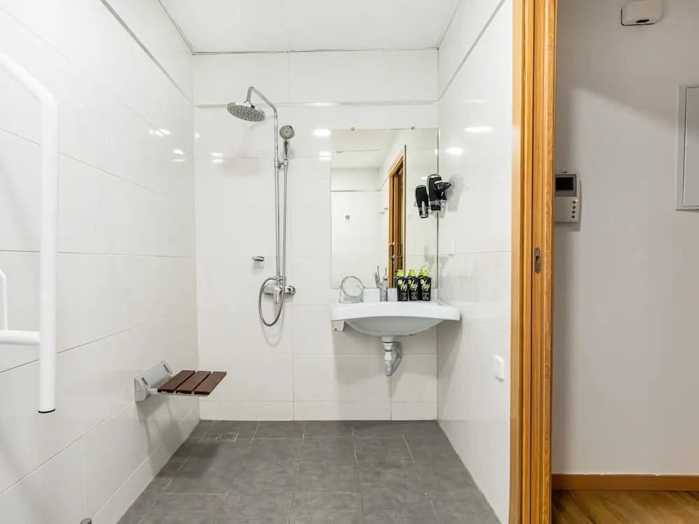 Limehome Madrid San Lorenzo - photo 9