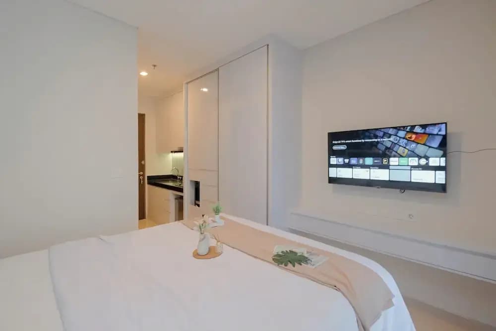 Modern Studio At Ciputra World 2 Apartment - photo 4