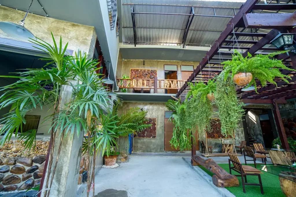 YOLO Chic House - photo 20