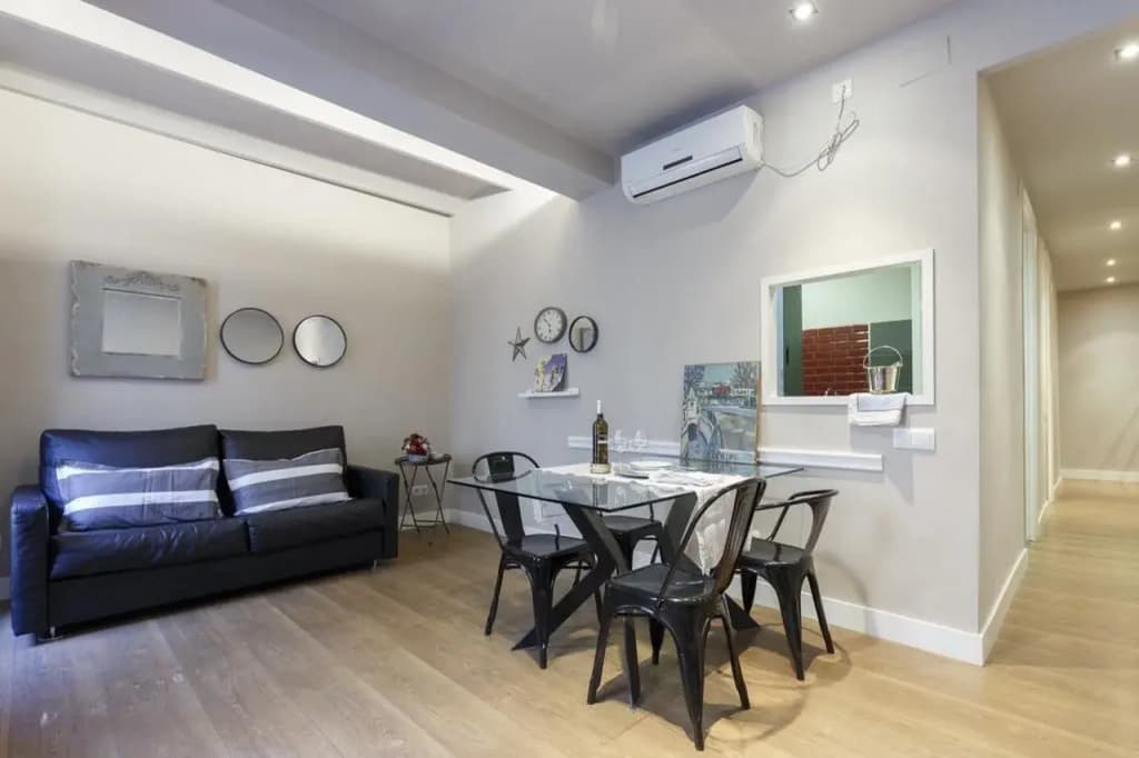 AinB Eixample Miró Apartments - photo 23
