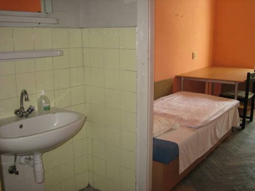 City Hostel Flora - photo 12