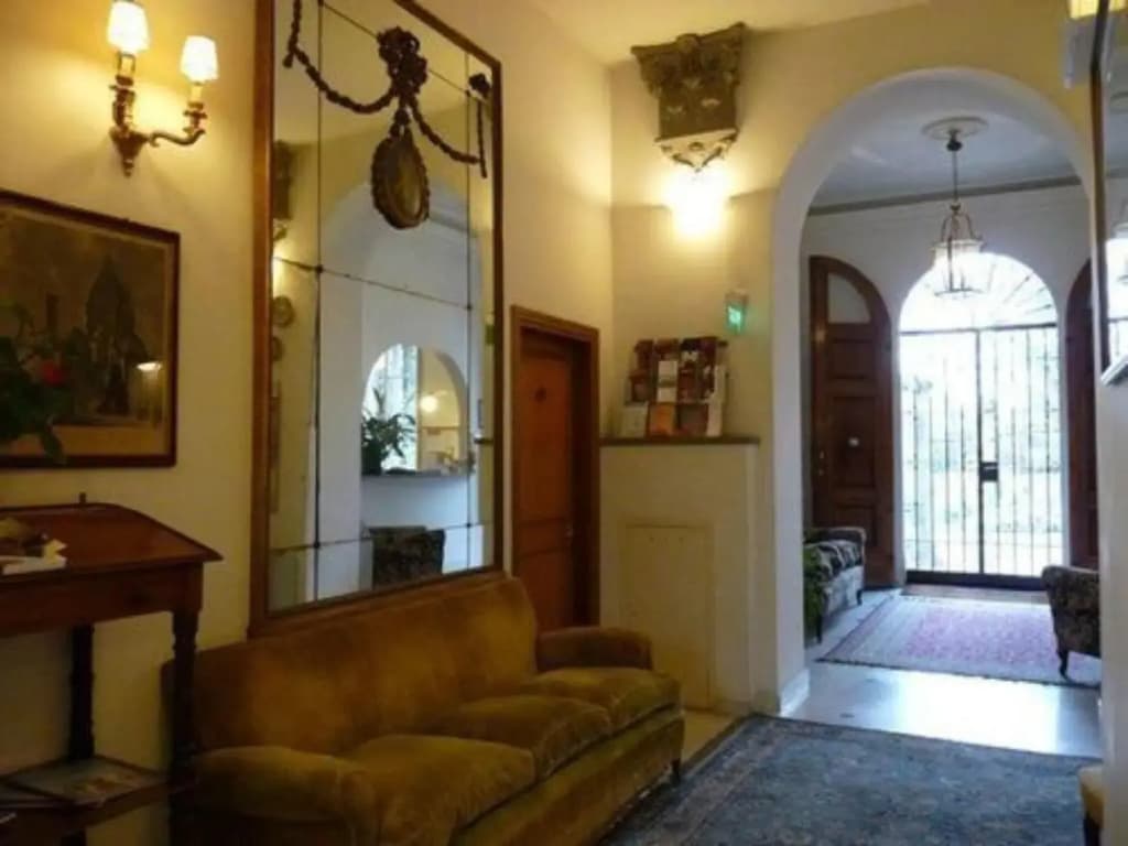 Classic Hotel - photo 2