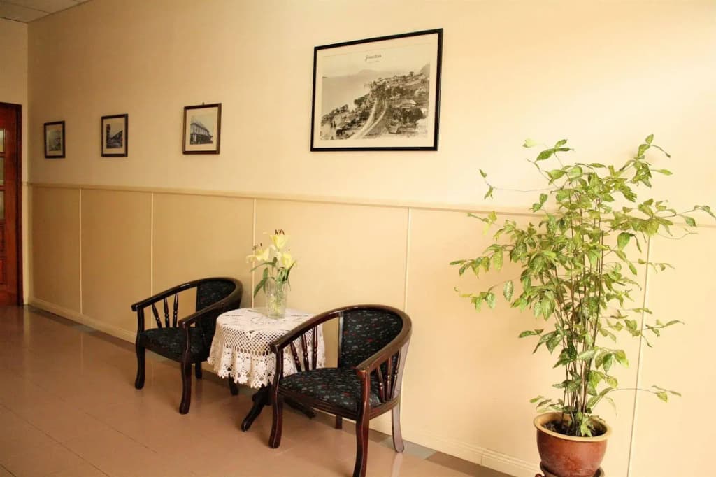Victoria Hotel and Hostel - photo 13