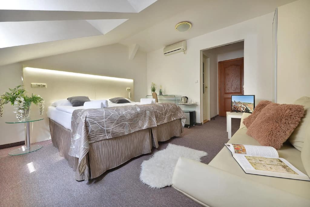 Hotel ANETTE - photo 2