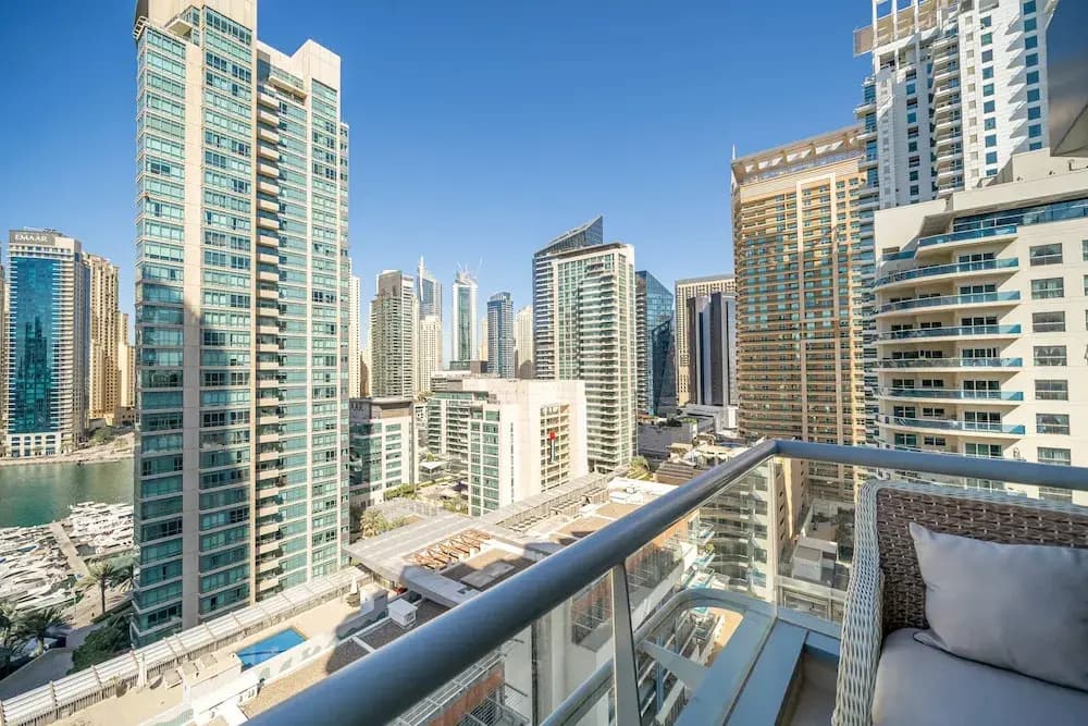 Luton Vacation Homes - Marina Residence - photo 14