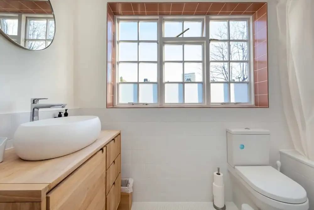 Spacious 2BD Flat By Regents Park & Camden Town! - photo 19