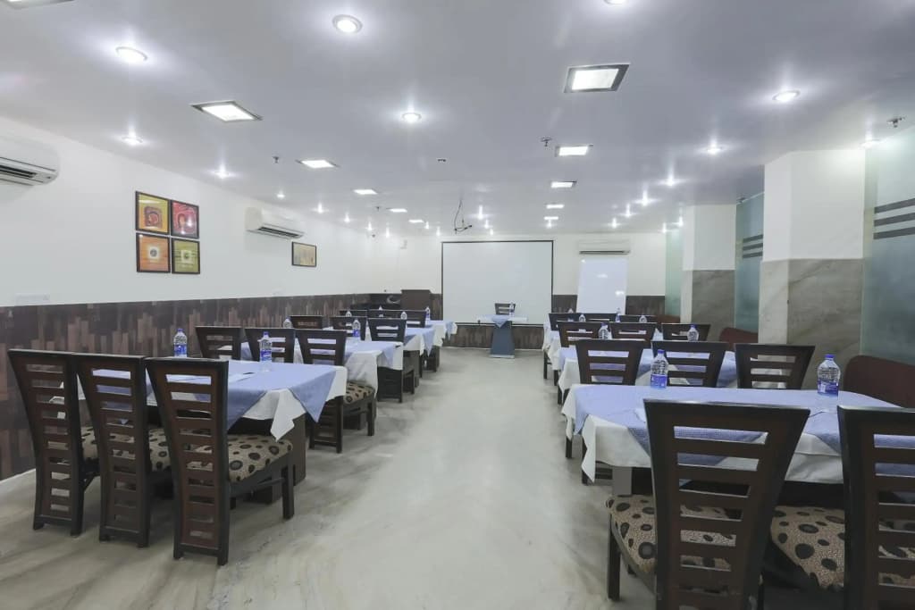 Hotel Rupam Kingston Park - photo 15