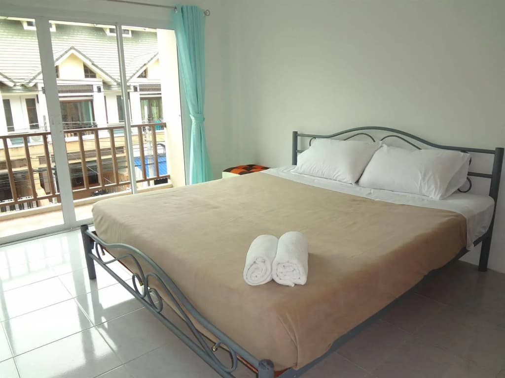 Beach House Pattaya - photo 6