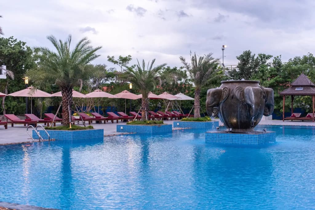 Pacific Hotel & Spa - photo 17