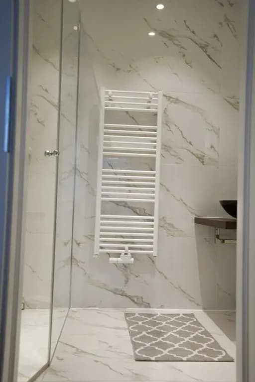 GuestHost Design Apartments - photo 8