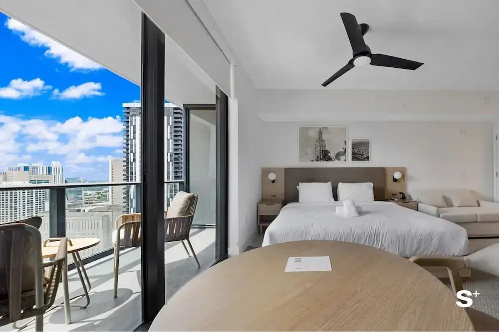 Skyline Chic Downtown Studio Getaway - photo 6