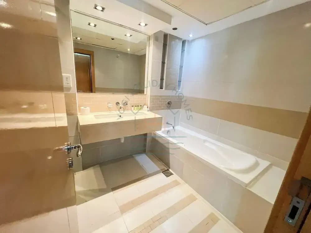 Blakely 2BR Lakeview Retreat With Open Balcony - photo 8
