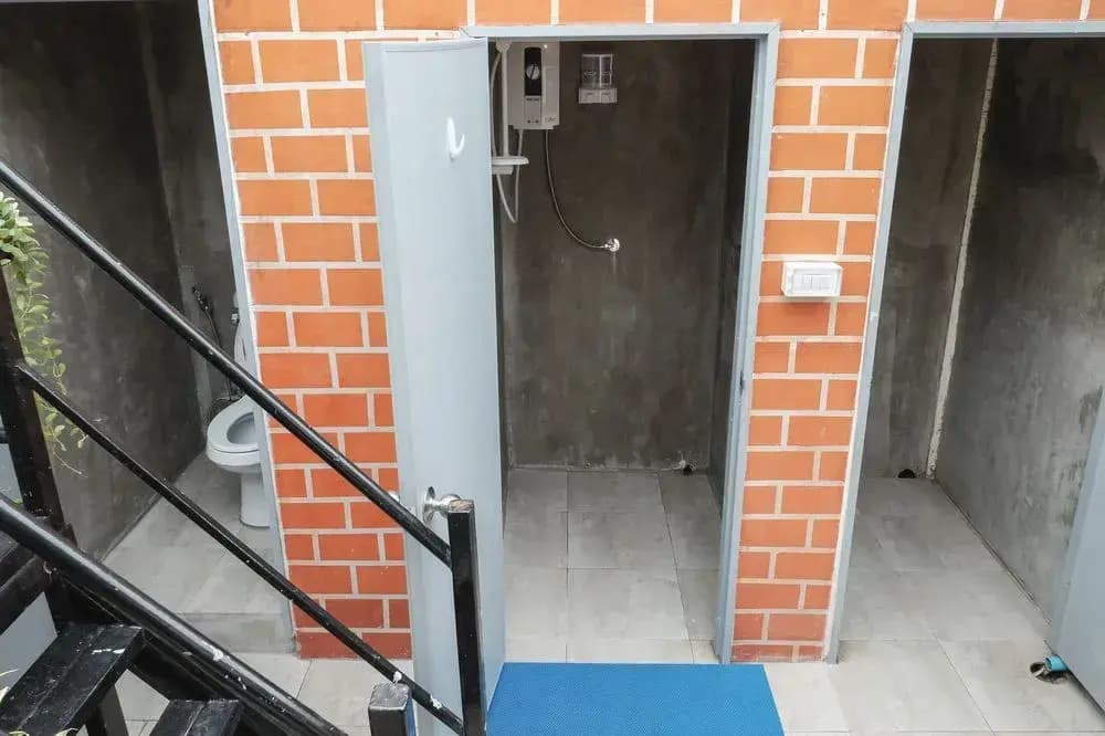 The Bridge Hostel - photo 11