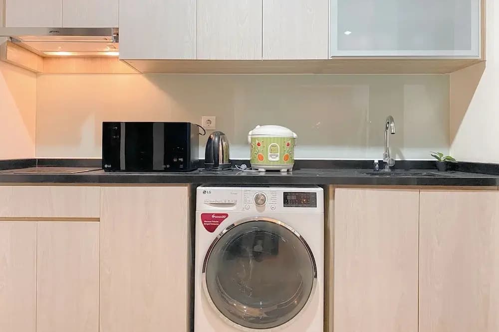 Wonderful And Homey 2Br Apartment At Menteng Park - photo 15