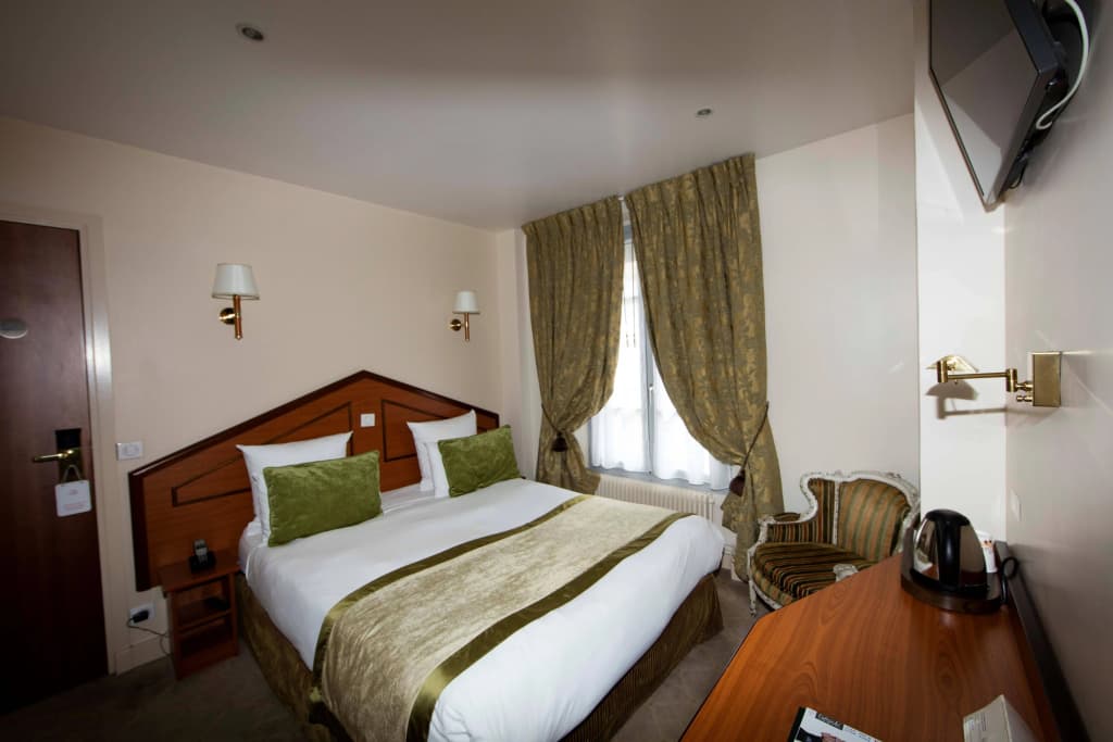 Queens Boutique Hotel - photo 7