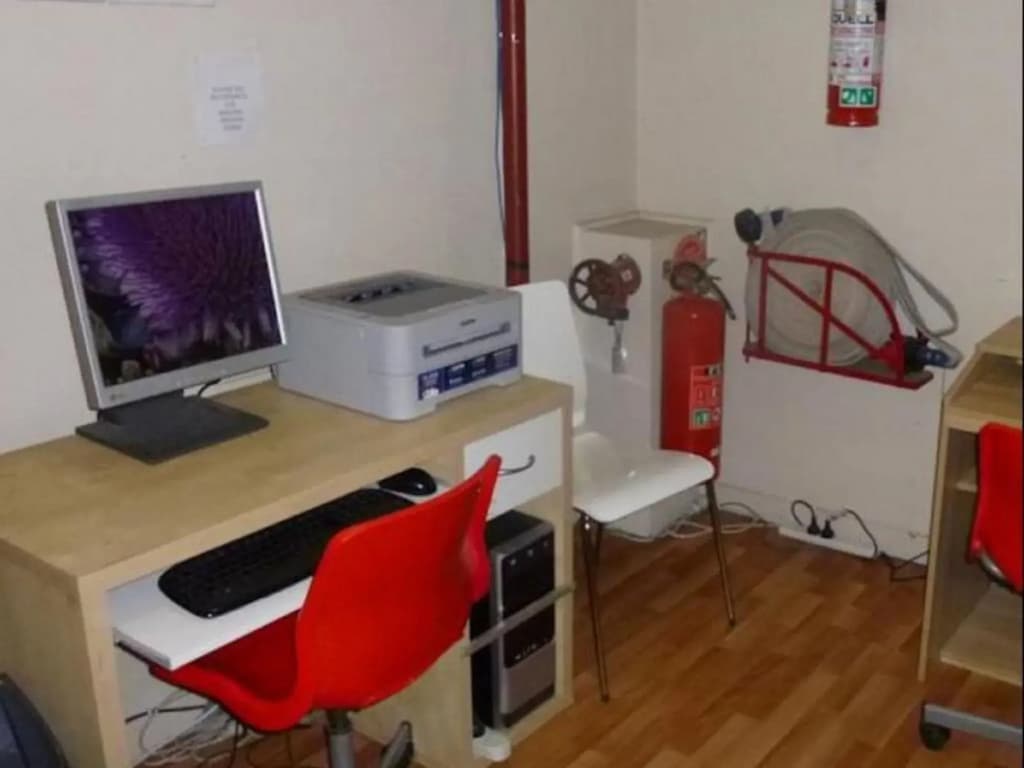 City Centre Budget Hotel - photo 3