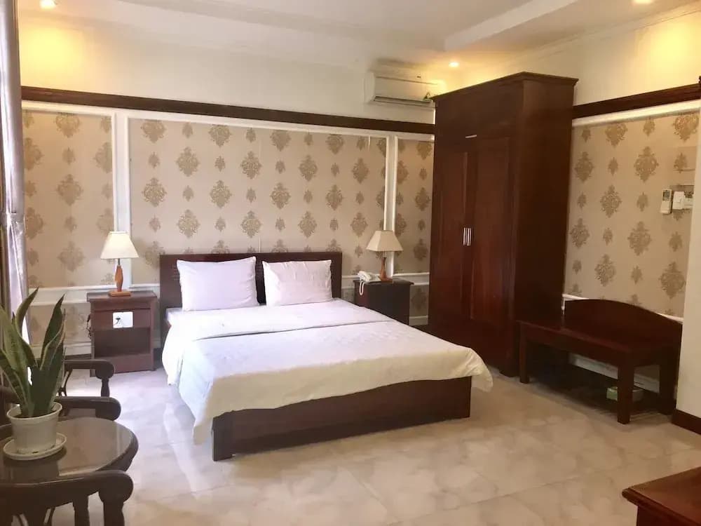 L Na Villa Hotel - photo 9