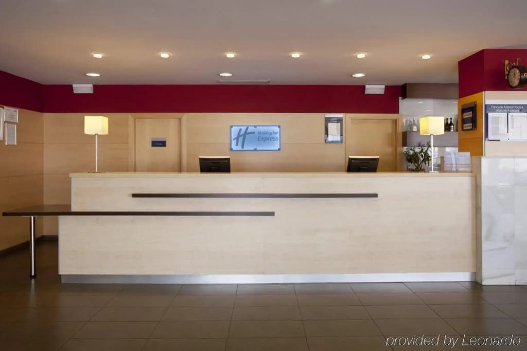 B&B Hotel Madrid Airport - photo 10