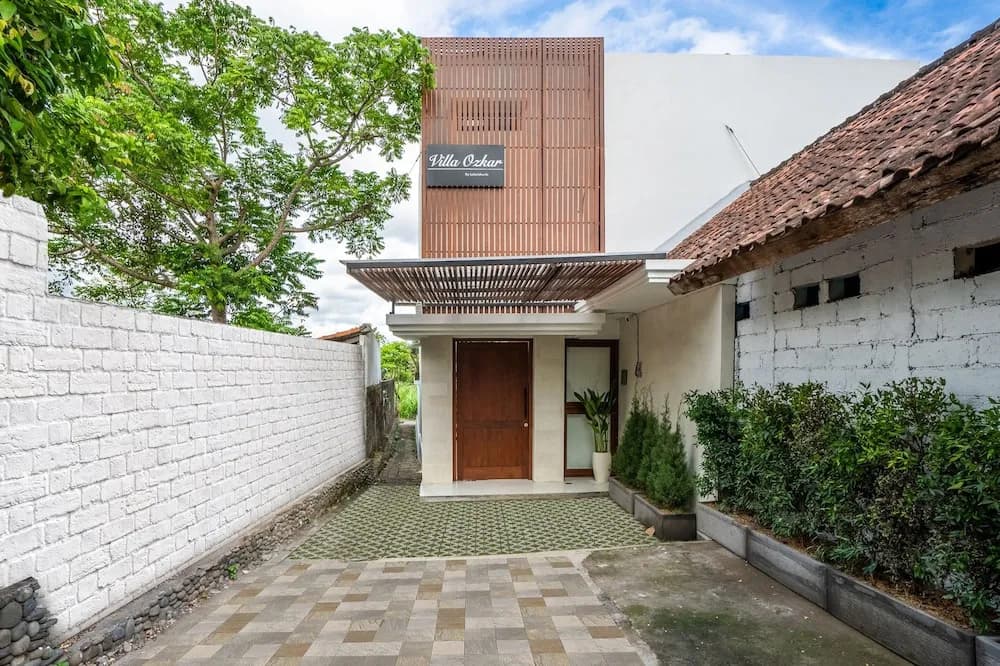 Villa Ozkar - Elegant 3 Bedroom Villa with Pool & Sunset Terrace - photo 1