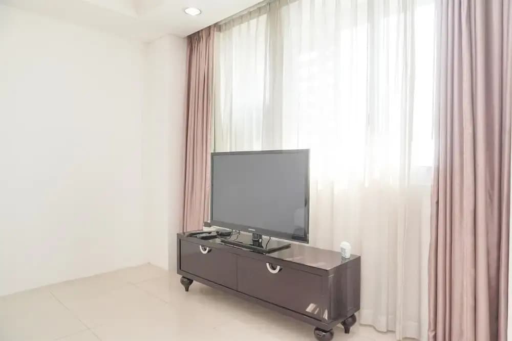 Cozy 2Br At Kemang Village Apartment - photo 1