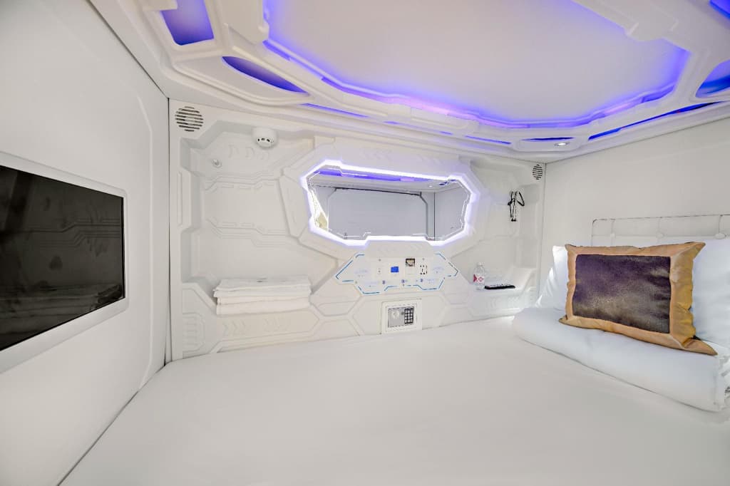 AncyrA Capsule Hotel - photo 5
