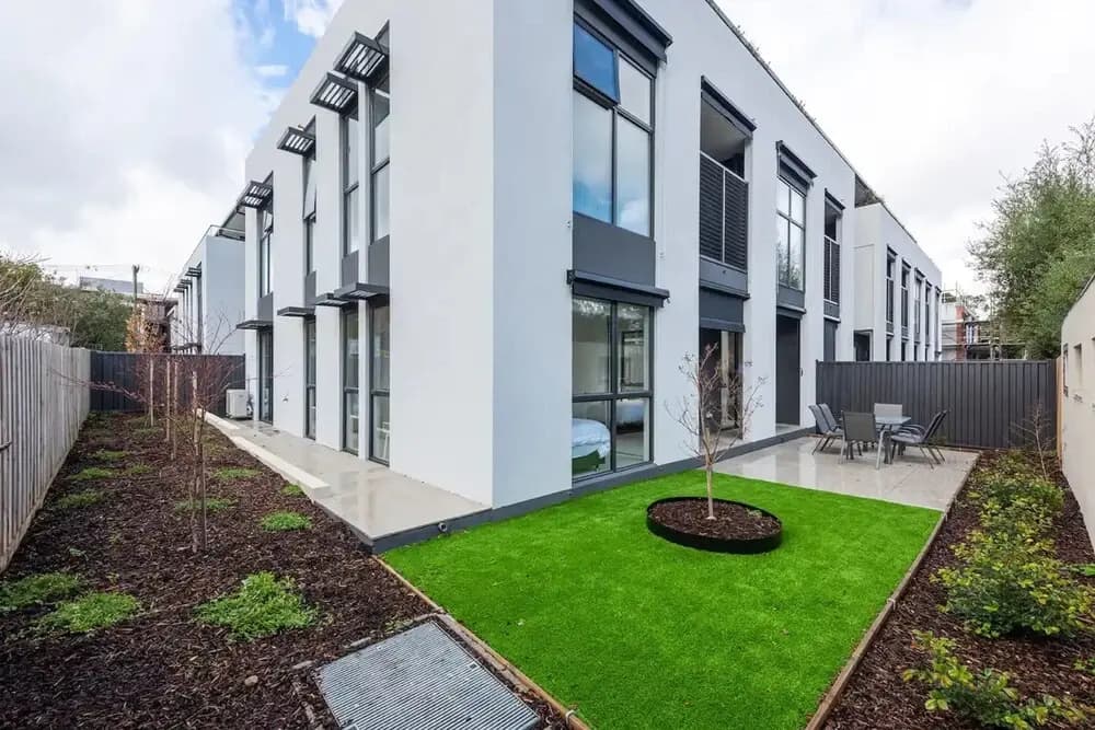 Modern 3 Bedroom Getaway Next to Chadstone - photo 10