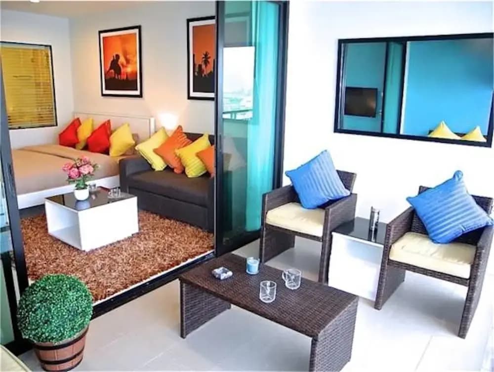 Bliss Patong Modern Studio - main photo